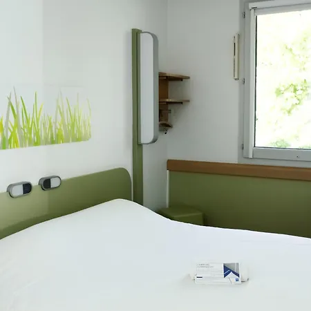 Ibis Budget Saint-omer Centre 2*